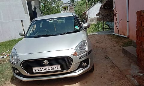 பறிமுதல் செய்யப்பட்ட காரை படத்தில் காணலாம்