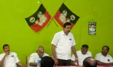 அ.தி.மு.க. நிர்வாகிகள் ஆலோசனை கூட்டம் நடைபெற்ற காட்சி.&nbsp;