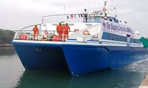 நாகை-இலங்கைக்கு 15 பயணிகளுடன் புறப்பட்ட கப்பல்-மறுமார்க்கமாக இன்று மாலை நாகை துறைமுகம் வந்தடையும்