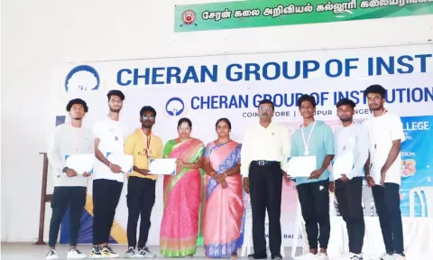நிகழ்ச்சியில் கலந்து கொண்டவர்களின் காட்சி.