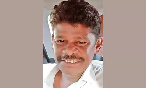 சண்முகதுரை.