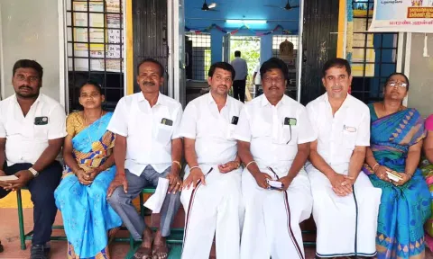 மாரண்டஅள்ளி பேரூராட்சி மன்ற கூட்டம் புறக்கணிப்பு: உள்ளிருப்பு போராட்டத்தில் ஈடுபட்ட 5 கவுன்சிலர்கள்