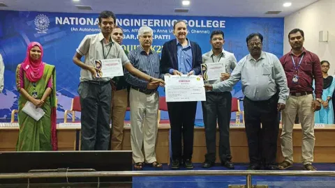 கோவில்பட்டி நேஷனல் என்ஜினீயரிங் கல்லூரியில் மாணவ- மாணவிகளுக்கு  வினாடி வினா போட்டி