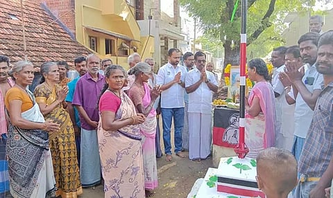 சங்கரன்கோவில் அருகே அ.தி.மு.க.வினர் இனிப்பு வழங்கி கொண்டாட்டம்