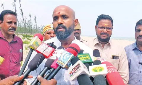 கலெக்டர் ஜானி டாம் வர்கீஸ் பேட்டி அளித்தார்.