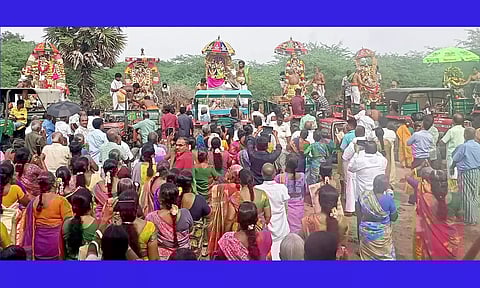 தீர்த்தவாரி உற்சவம் நடந்த போது எடுத்த படம்.