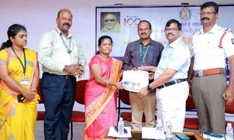 தூத்துக்குடி வாகைக்குளத்தில் சாலை பாதுகாப்பு விழிப்புணர்வு முகாம்