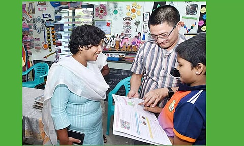 திருப்பத்தூர் அருகே வைரவன்பட்டி ஊராட்சி ஒன்றிய தொடக்கப்பள்ளியில் மாவட்ட கண்காணிப்பு அலுவலர் லால்வேனா, கலெக்டர் ஆஷா அஜித் ஆகியோர் ஆய்வு செய்தனர்.