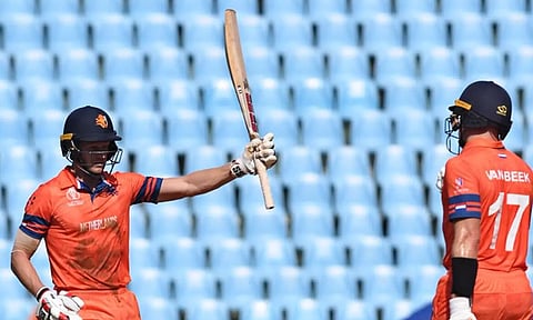 7-வது விக்கெட்டுக்கு மாஸ் பார்ட்னர்ஷிப்.. இலங்கைக்கு எதிராக நெதர்லாந்து 262 ரன்கள் குவிப்பு