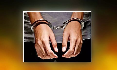 கடையத்தில் சட்டவிரோதமாக கரம்பை மண் கடத்தல்- 3 பேர் கைது-3 டிராக்டர்கள் பறிமுதல்