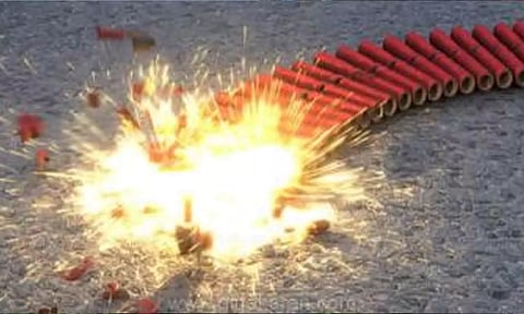 கோவில் திருவிழாவில் பட்டாசு வெடித்து சிதறியதில் 20 பேர் படுகாயம்- ஆஸ்பத்திரியில் அனுமதி