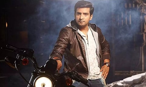 நானும் கமல்ஹாசன் ரசிகர்தான்டா- வைரலாகும் சந்தானம் போஸ்டர்