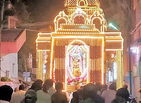 அம்மனின் பூஞ்சப்பரபவனி நடந்த போது எடுத்த படம்.