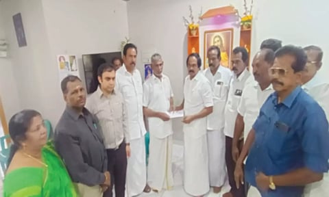 ஓமன் நாட்டில் ஆழ்கடலில் மீன் பிடிக்கும் போது தவறி விழுந்து பலியான மீனவர் குடும்பத்திற்கு ரூ.2 லட்சம் நிதி