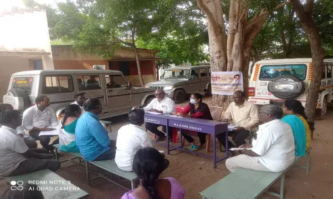 செங்குறிச்சியில் டெங்கு காய்ச்சல் விழிப்புணர்வு முகாம் நடைபெற்ற காட்சி.
