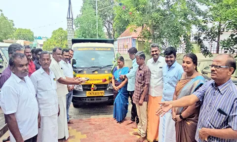 சுரண்டை நகராட்சி அலுவலகத்தில் ஆயுத பூஜை விழா