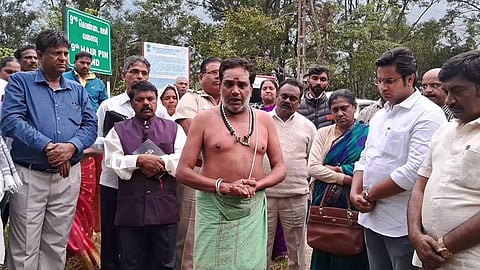 குன்னூர் பஸ் விபத்தில் இறந்தவர்களுக்காக கூட்டு பிரார்த்தனை