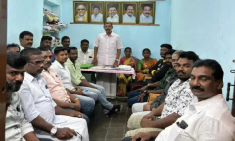 தி.மு.க. இளைஞரணி செயல்வீரர்கள் கூட்டத்தில் 500 பேர் சீருடை அணிந்து கலந்துகொள்ள வேண்டும்