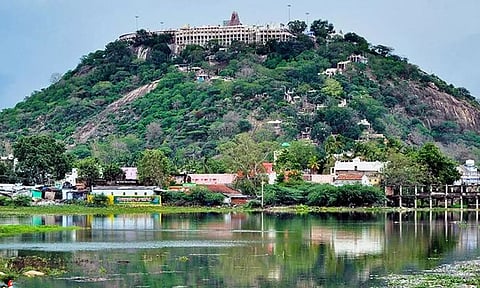 சந்திர கிரகணம் முடிந்த பின்னர் பழனி தண்டாயுதபாணி சுவாமி கோவிலில் பரிகார பூஜை