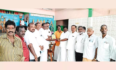 பொன்னேரி வியாபாரிகள் சங்கம் சார்பில் இலவச மருத்துவ முகாம்