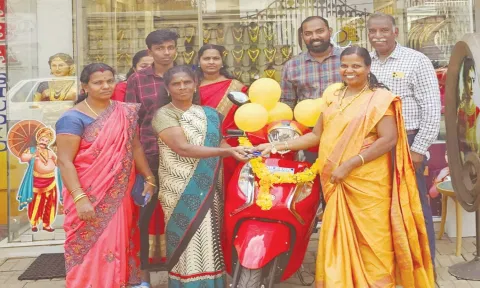 குலசேகரம் ராஜா ஜூவல்லர்ஸ் 74-ம் ஆண்டு விழா
