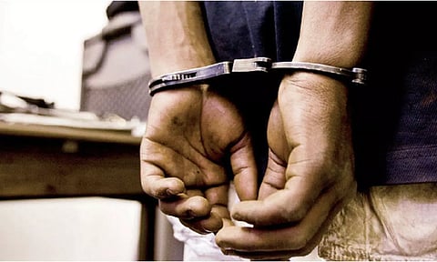 ஆட்டோ டிரைவரை தாக்கிய 2 வாலிபர்கள் கைது