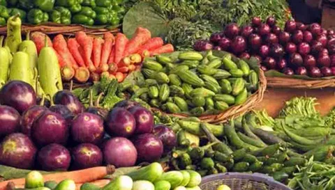 சேலம் மார்க்கெட்டுகளில் 1 கிலோ பீன்ஸ் 100 ரூபாய்க்கு விற்பனை