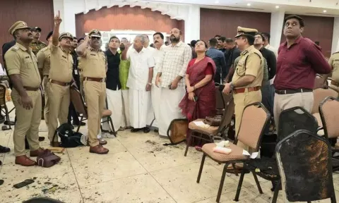 கேரள குண்டுவெடிப்பு சம்பவம்- முதலமைச்சர் பினராயி விஜயன் நேரில் ஆய்வு
