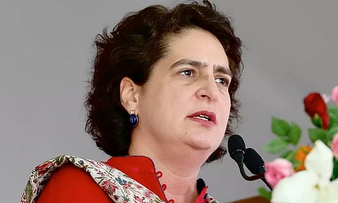 200 யூனிட் இலவச மின்சாரம் - சிலிண்டருக்கு ரூ.500 மானியம்: பிரியங்கா வாக்குறுதி