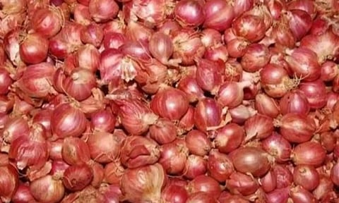 சின்னவெங்காயம் விலை கிலோ ரூ.130 ஆக அதிகரிப்பு