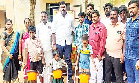 மருத்துவ முகாமை ராஜா எம்.எல்.ஏ. தொடங்கி வைத்த காட்சி.