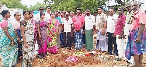 சாத்தான்குளம் அருகே புதிய ரேஷன் கடை கட்ட பூமி பூஜை