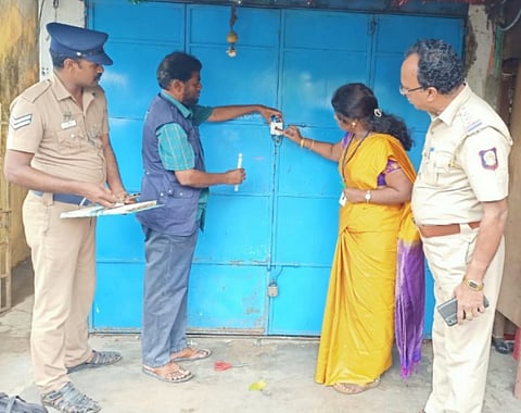 தடை செய்யப்பட்ட புகையிலை விற்ற கடைகளுக்கு சீல்