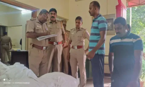 ஆரல்வாய்மொழியில் காரில் கடத்தப்பட்ட ரூ.3 லட்சம்