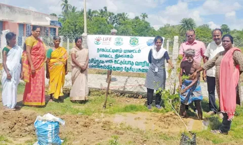 மரக்கன்று நடும்விழா நடந்தது.