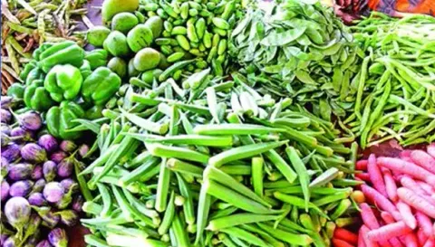 தாதகாப்பட்டி உழவர் சந்தையில் அதிகாரிகள் திடீர் ஆய்வு
