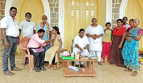 சாத்தான்குளம் பகுதிகளில் காய்ச்சல் சிறப்பு மருத்துவ முகாம்