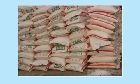 கூடுதல் விலைக்கு உரங்கள் விற்கப்படுவதாக குமுறும் விவசாயிகள்