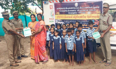 அரசு பள்ளியில் தீபாவளி பண்டிகை விழிப்புணர்வு பிரச்சாரம்