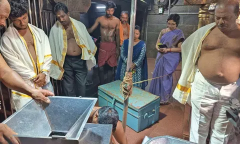 கன்னியாகுமரி பகவதி அம்மன் கோவிலில் உண்டியல் எண்ணும் பணி