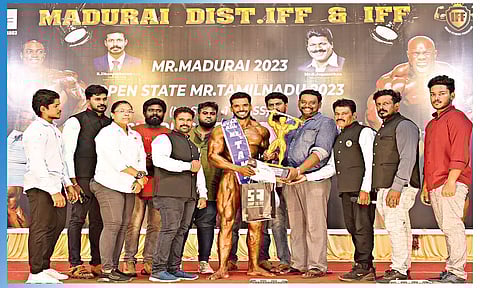 ஆணழகன் போட்டி