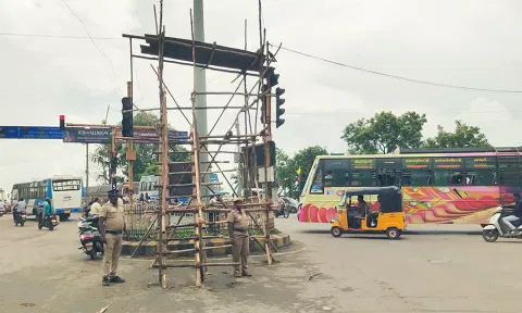 கடலூர் திருப்பாதிரிப்புலியூர்&nbsp; கண்காணிப்பு கோபுரம் அமைக்கபட்டுள்ளதை படத்தில் காணலாம்.