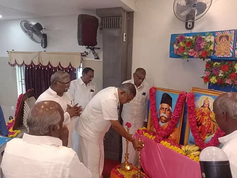 திருச்செந்தூரில் இந்து ஆட்டோ தொழிலாளர் முன்னணி சங்க செயற்குழு கூட்டம்