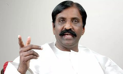 பெரிய படங்கள் திட்டமிட்டு பார்க்க வைக்கப்படுகிறது- வைரமுத்து குற்றச்சாட்டு