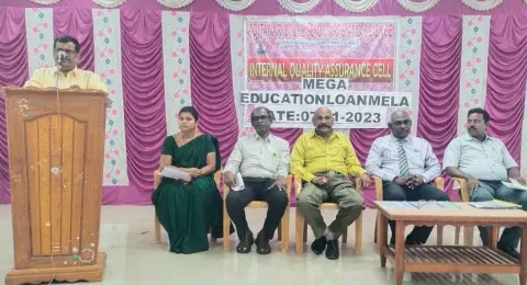 திருச்செந்தூர் ஆதித்தனார் கல்லூரியில் மாணவர்களுக்கு கல்விக்கடன் விழிப்புணர்வு நிகழ்ச்சி