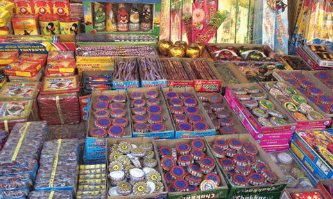 ஈரோடு மாவட்டத்தில் 238 பட்டாசு கடைகளுக்கு அனுமதி
