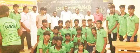 சிவகிரி பள்ளியில் நாட்டு நலப்பணித் திட்ட சிறப்பு முகாம் நிறைவு விழா