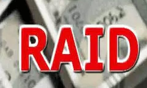 திண்டுக்கல் அருகே மின்வாரிய அதிகாரி வீட்டில் லஞ்ச ஒழிப்பு சோதனை