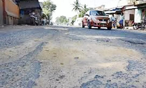 பழுதான சாலை சீரமைக்கப்படுமா?