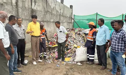 பட்டாசு கழிவுகள் விடிய விடிய அகற்றம்: 3 நாட்களில் 250 மெட்ரிக் டன் குப்பை சேகரிப்பு